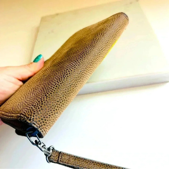 NWOT Haiku Embroidered Floral Large Zip Around Wallet - Picture 7 of 7